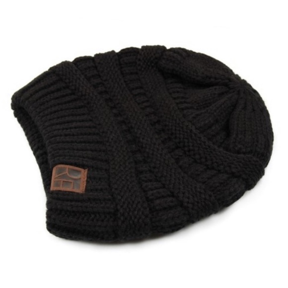 Black knit beanie - Picture 2 of 2